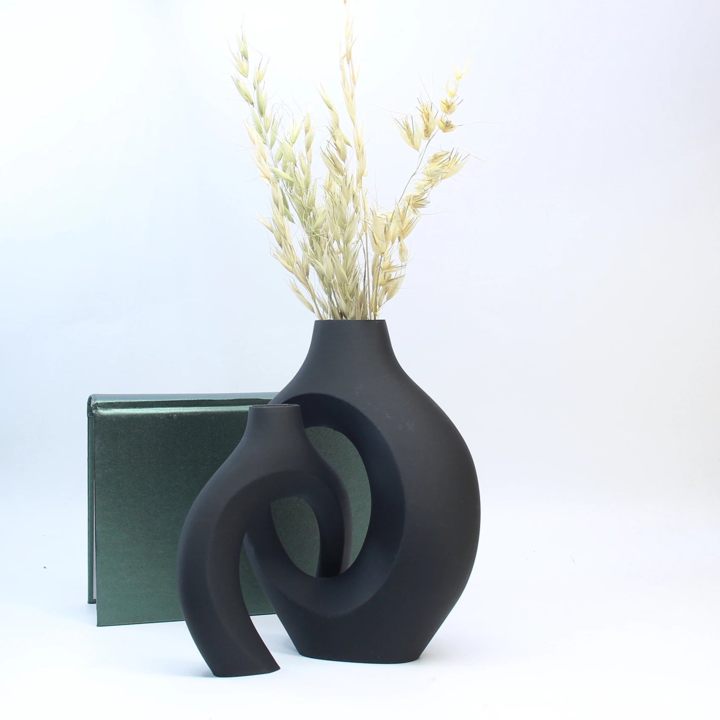 Hugging Vase Ornaments – Modern Decorative Vases for Home & Office | Elegant Dry Flower Vase